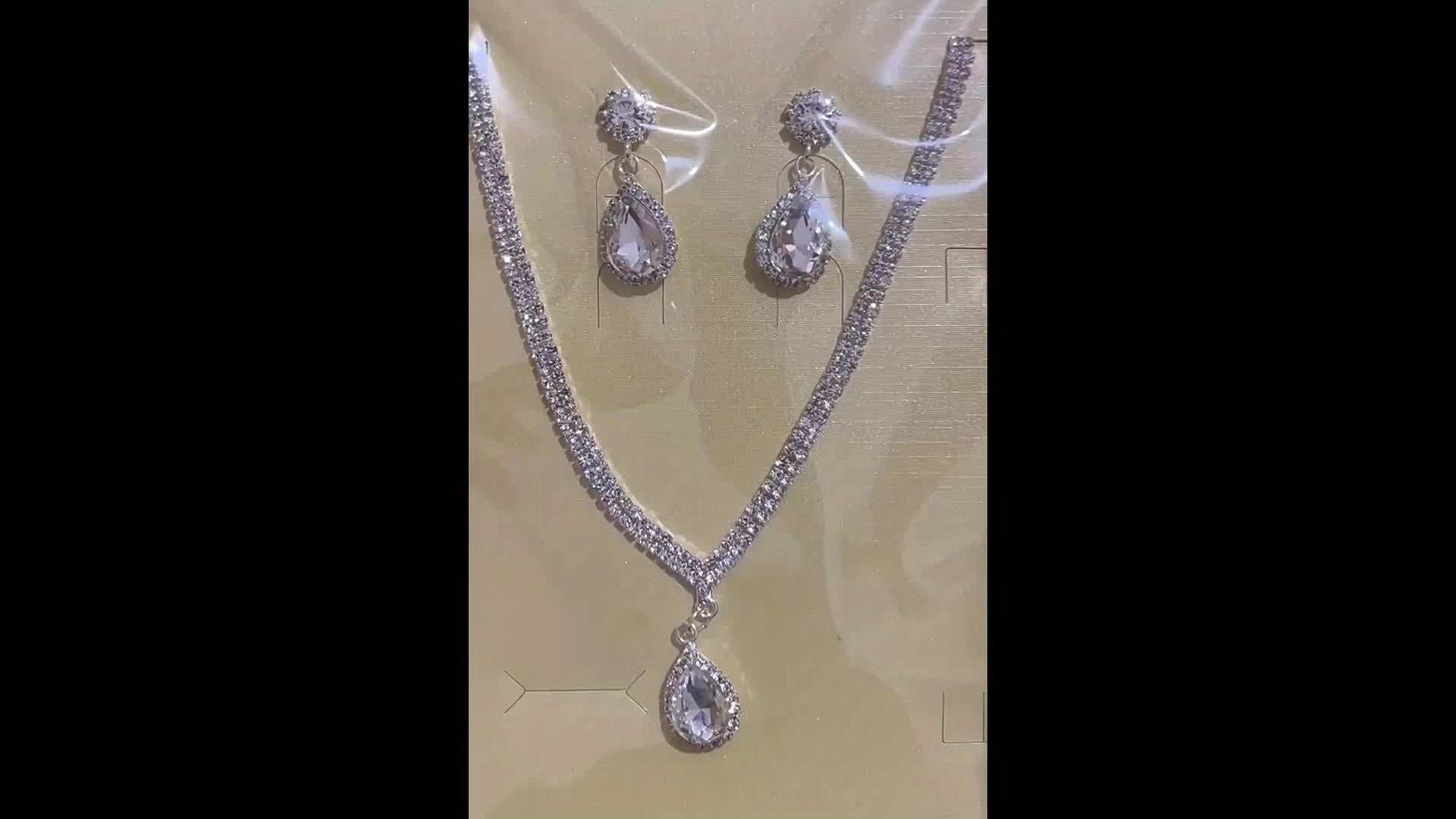 Luxury Crystal Necklace & Earrings Two-Piece Wedding Earrings and Necklace Set