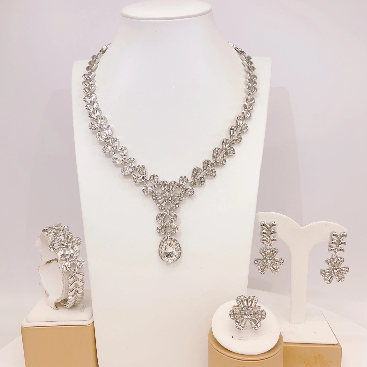 Luxury Gold-Plated Jewelry Set – Necklace, Bracelet, Earrings & Ring Set for Women