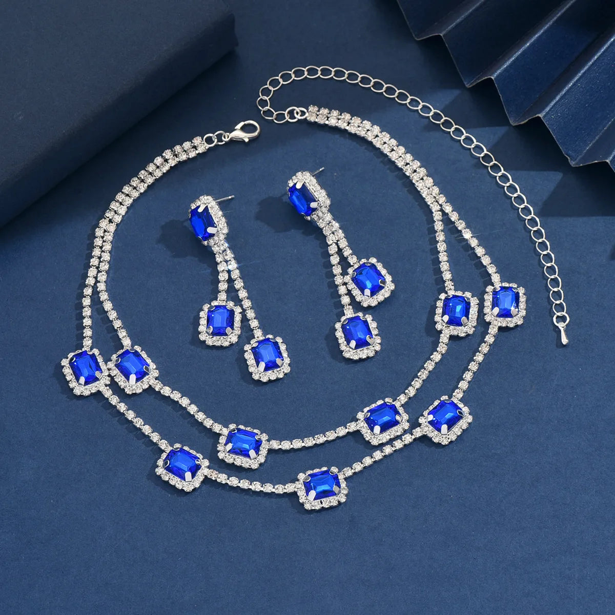 Luxury 2-Piece Jewelry Set – Necklace & Earrings (Crystal Elegance)