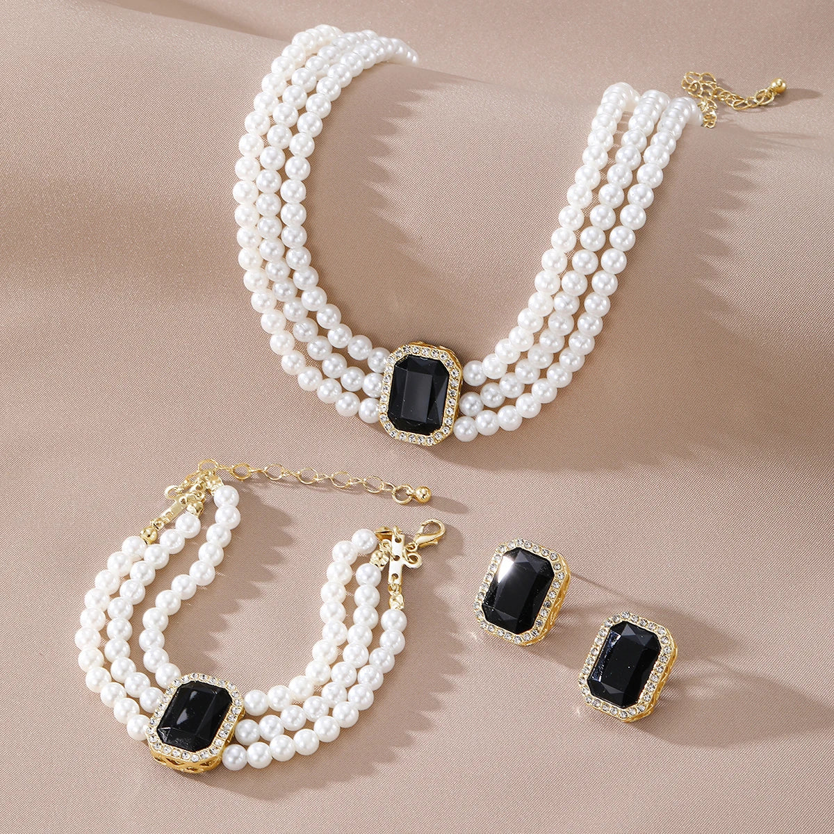 Luxury 4-Piece Pearl & Rhinestone Bridal Jewelry Set – Necklace, Earrings & Bracelet