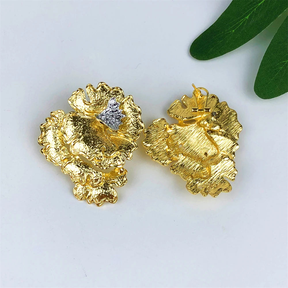 Luxury Gold Flower Jewelry Set – Necklace, Earrings & Ring