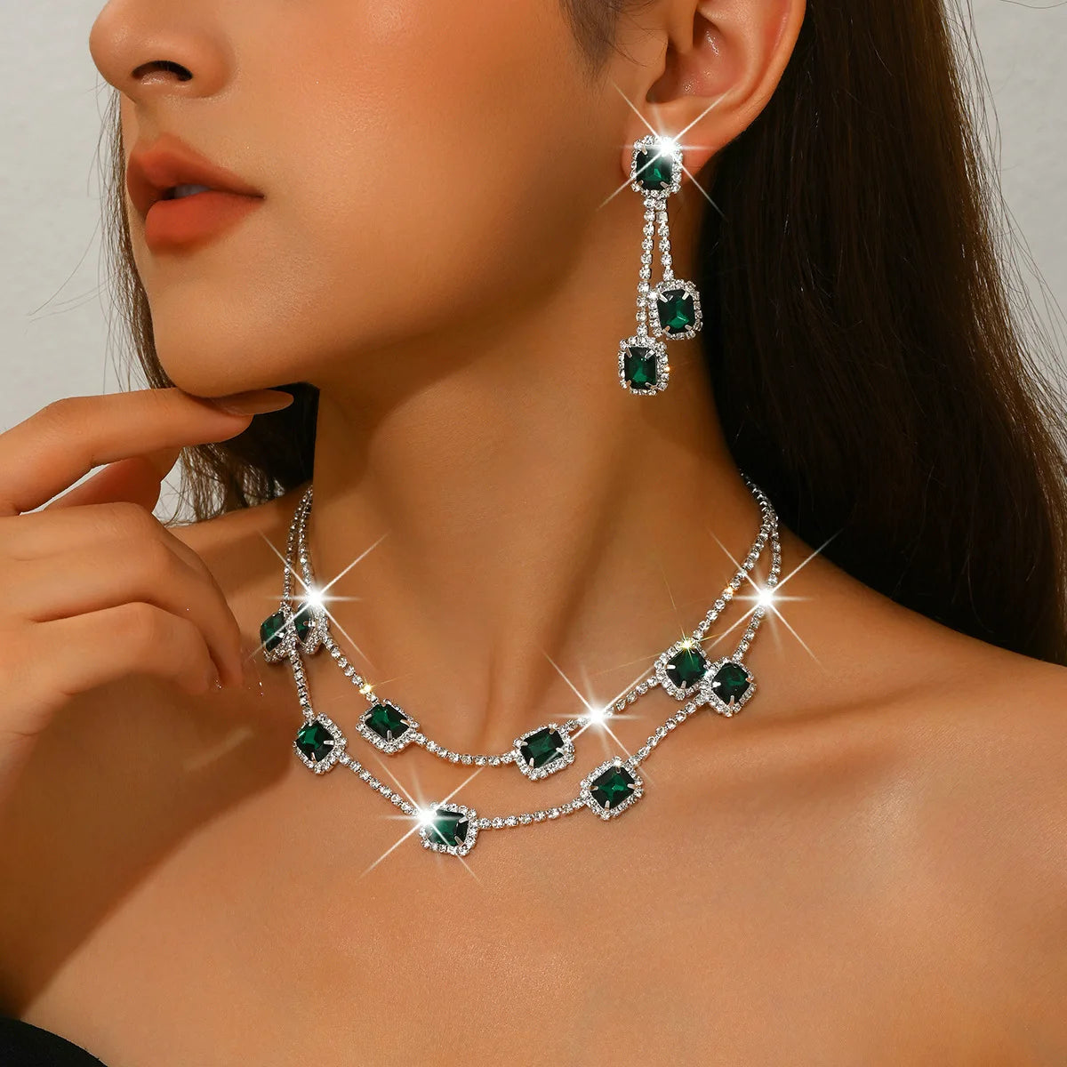 Luxury 2-Piece Jewelry Set – Necklace & Earrings (Crystal Elegance)