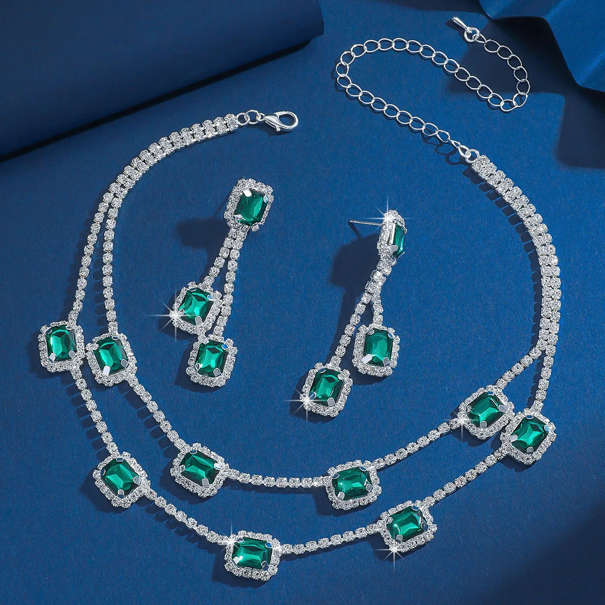 Luxury 2-Piece Jewelry Set – Necklace & Earrings (Crystal Elegance)