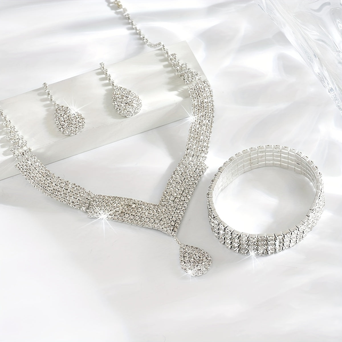 1 Necklace + 1 Pair of Earrings + 1 Bracelet Bridal Jewelry Set Banquet Accessories