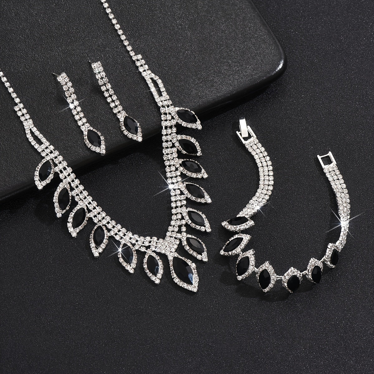 Elegant Bridal Jewelry Set – Necklace, Earrings & Bracelet (3-Piece)